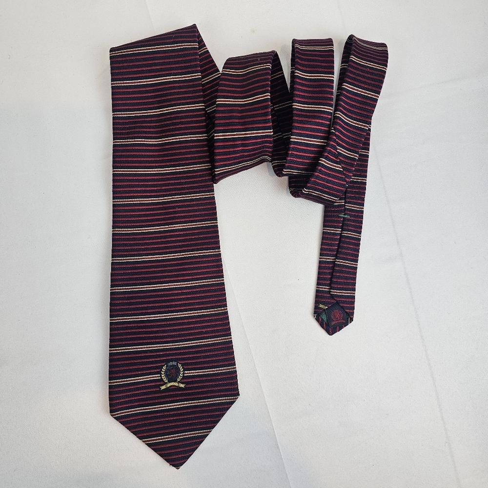 Vintage Tommy Hilfiger Lion Crest Logo Burgundy Navy Blue and Gold Neckt…